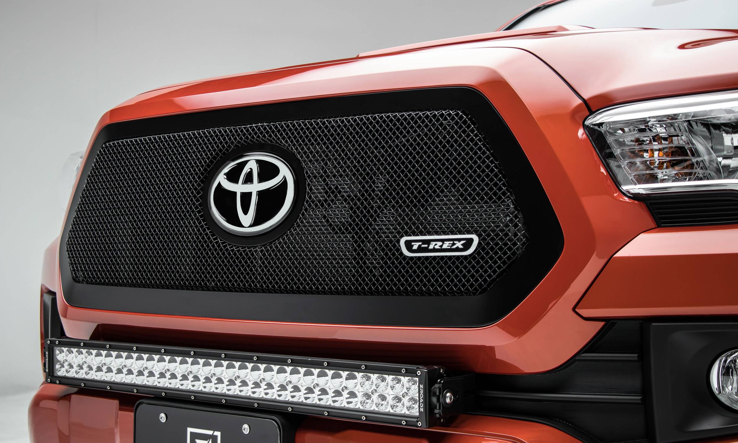 2016 Toyota Tacoma Black Grill